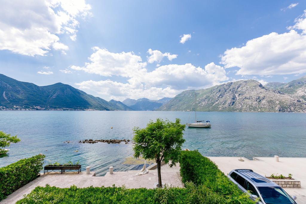 Villa Luxury Stone On The Sea With Private Pool And View โกตอร์ ภายนอก รูปภาพ